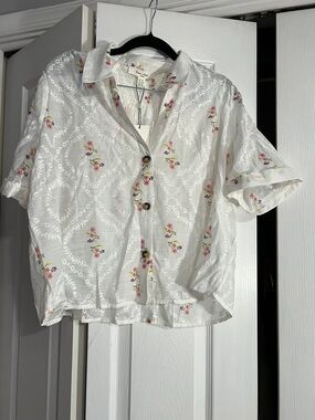 Floral Embroidered White Short-Sleeve Button Front Blouse